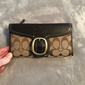 Coach wallet in good condition.